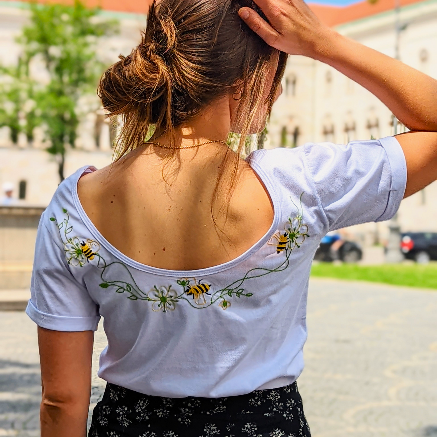 ABEJAS T-shirt white | hand embroidered