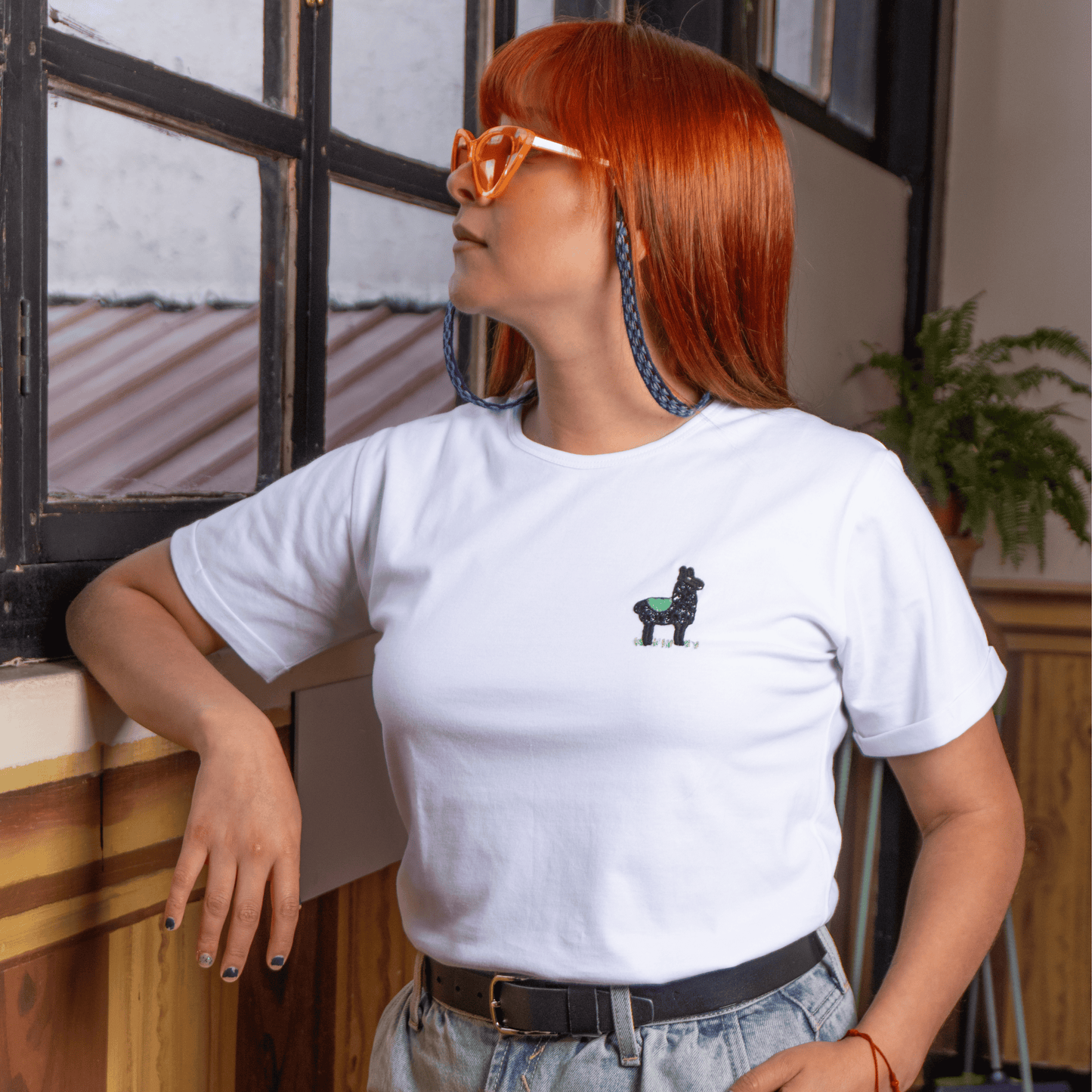 LLAMA T-shirt white | hand embroidered | Women